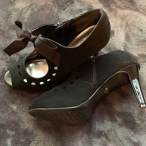 Black Bow Heels
